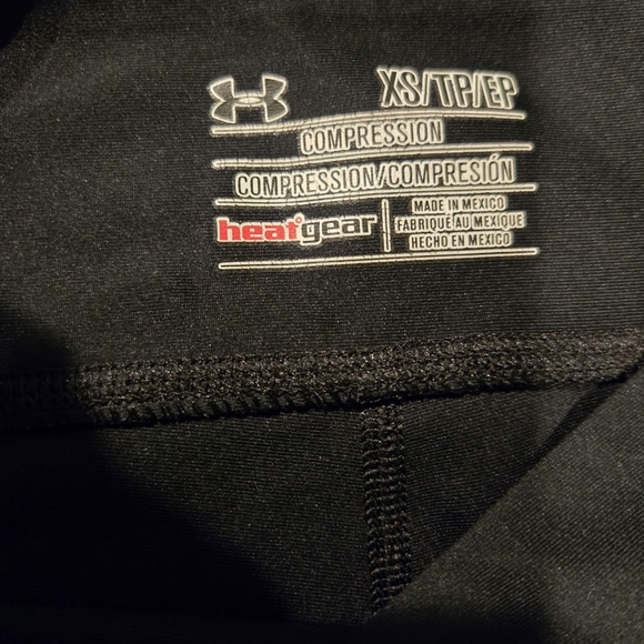 Under Armour Black Capri Leggings    Size XS - Picture 3 of 4